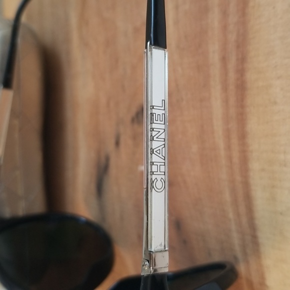 Authentic Chanel Collection Miroir Interlocking CC Logo Sunglasses - Picture 7 of 16